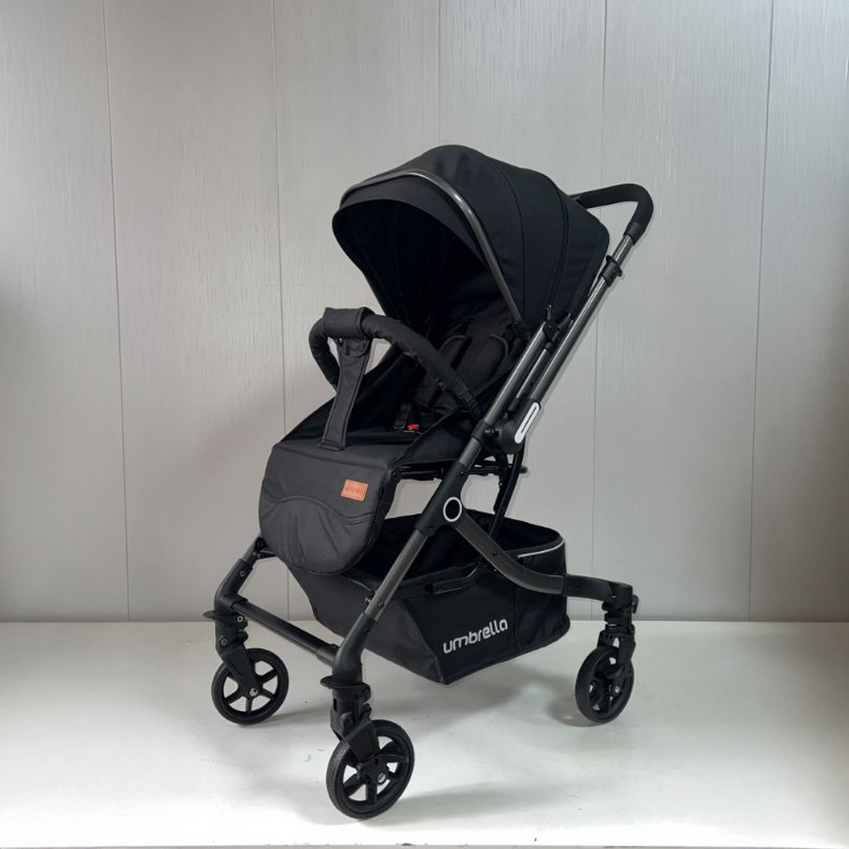 Fast Stroller Umbrella Move Fast Stroller with Reversible Handle, Dining Table, and ...